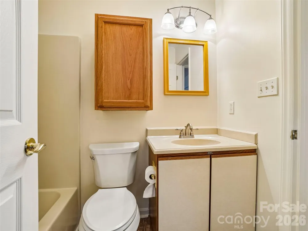 1106 Abbey Circle Asheville, NC 28805