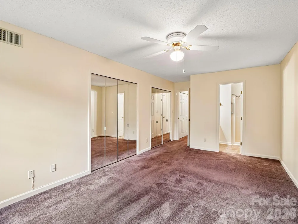 1106 Abbey Circle Asheville, NC 28805