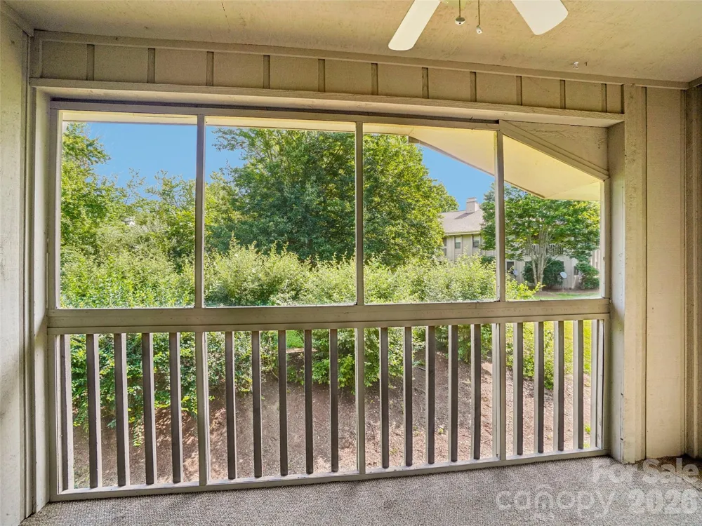 1106 Abbey Circle Asheville, NC 28805