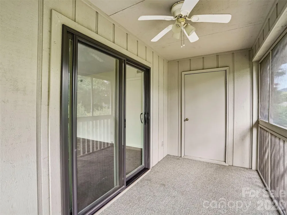 1106 Abbey Circle Asheville, NC 28805