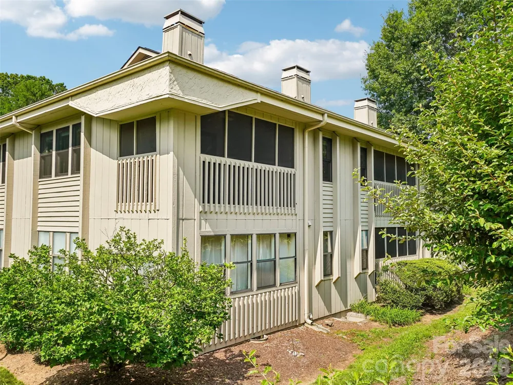 1106 Abbey Circle Asheville, NC 28805