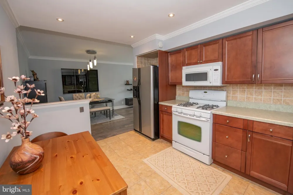 7705 DORCAS STREET Philadelphia, PA 19111