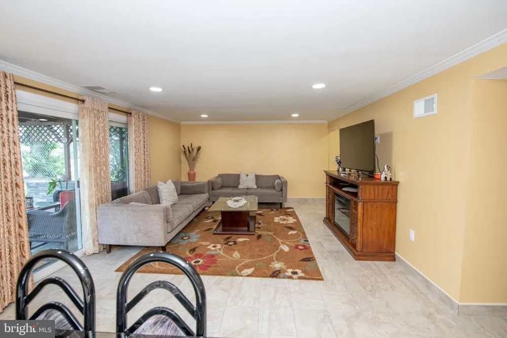 7705 DORCAS STREET Philadelphia, PA 19111