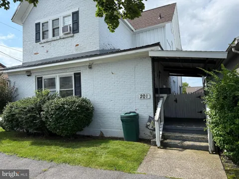 201 E LOCUST STREET #1