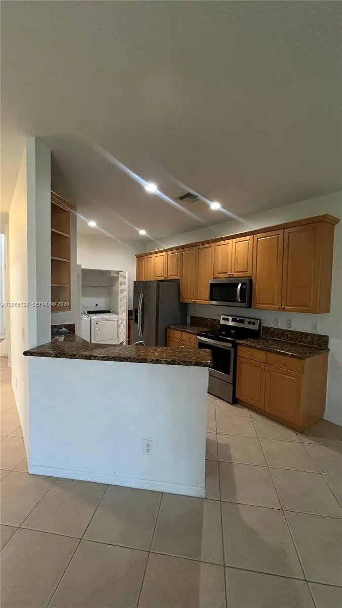 19351 SW 61st St #19351 Pembroke Pines, FL 33332