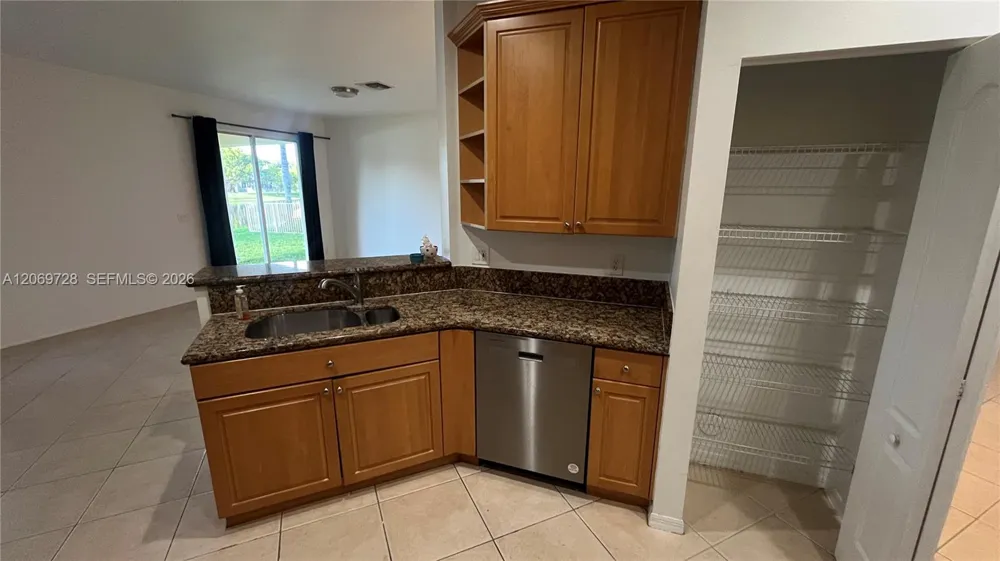 19351 SW 61st St #19351 Pembroke Pines, FL 33332