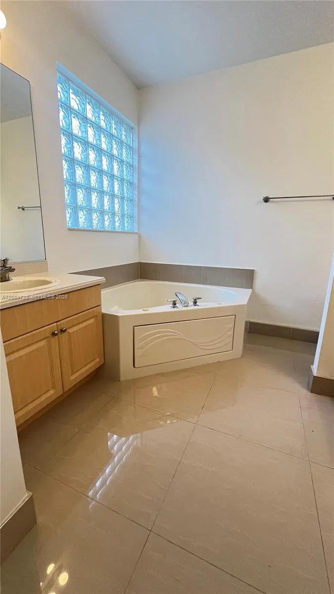 19351 SW 61st St #19351 Pembroke Pines, FL 33332