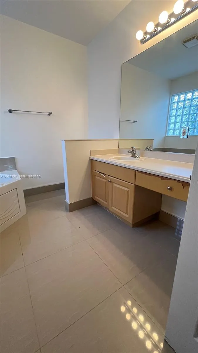 19351 SW 61st St #19351 Pembroke Pines, FL 33332
