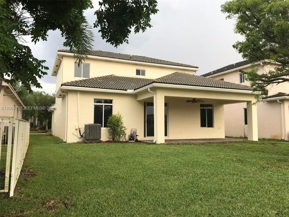19351 SW 61st St #19351 Pembroke Pines, FL 33332