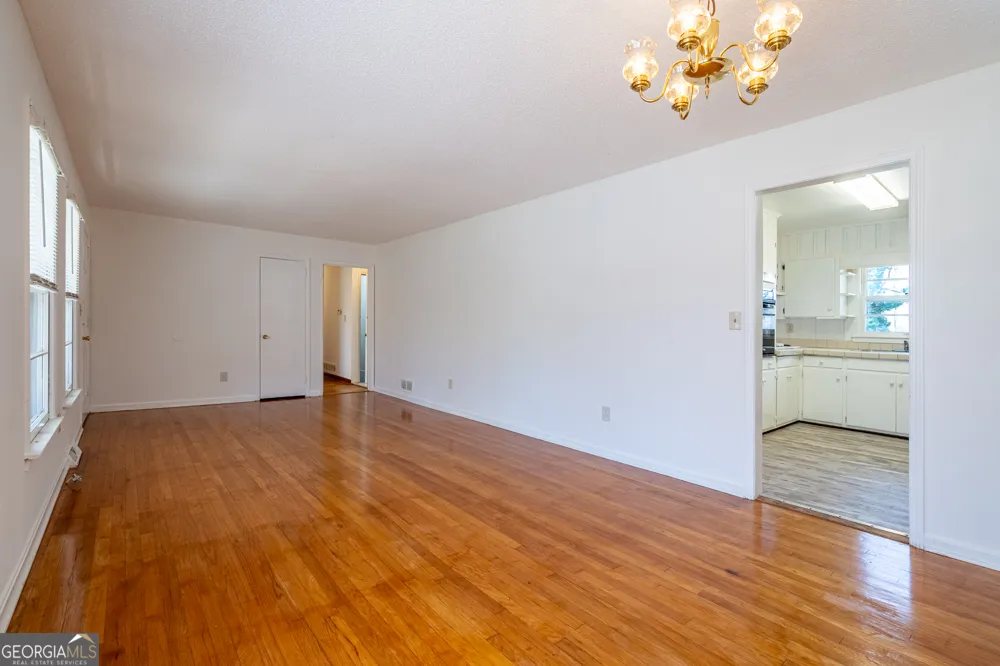33 Summit DR Lindale, GA 30147