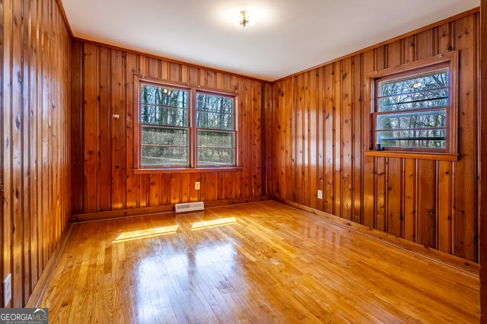 33 Summit DR Lindale, GA 30147