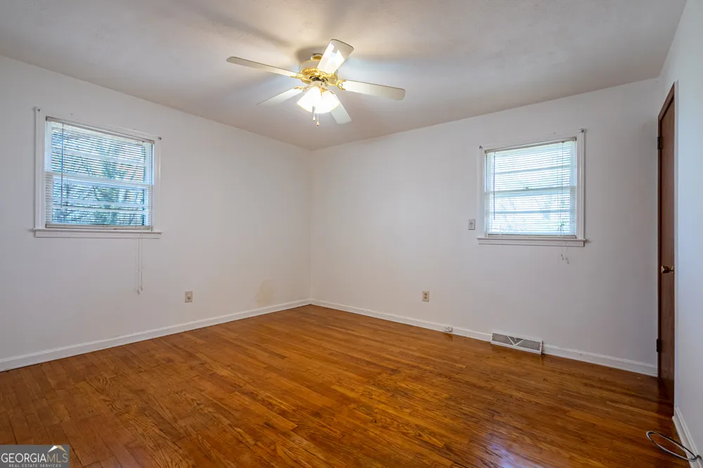 33 Summit DR Lindale, GA 30147