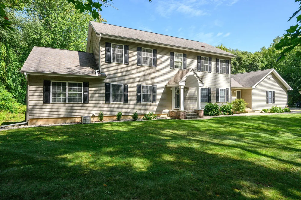5856 Windingwood Drive Kalamazoo, MI 49009