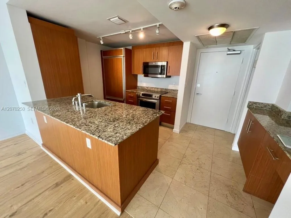 10275 Collins Ave #415 Bal Harbour, FL 33154
