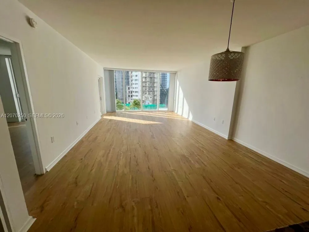 10275 Collins Ave #415 Bal Harbour, FL 33154
