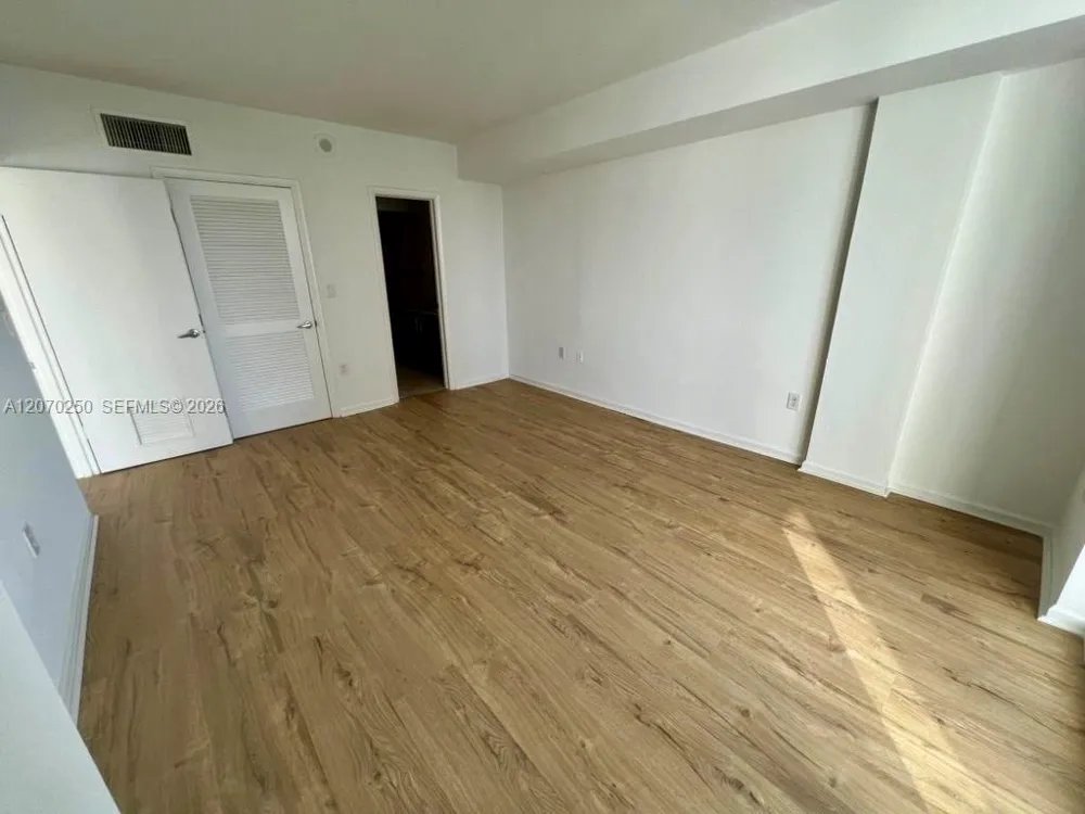 10275 Collins Ave #415 Bal Harbour, FL 33154