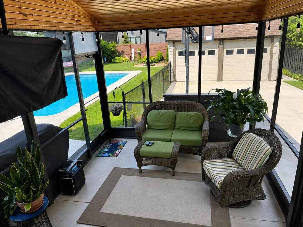 566 Lawndale Court Holland, MI 49423