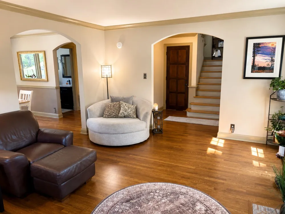 566 Lawndale Court Holland, MI 49423