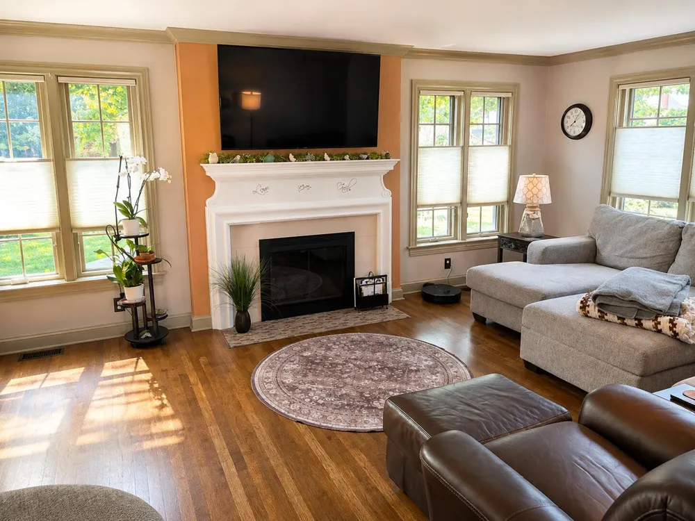 566 Lawndale Court Holland, MI 49423