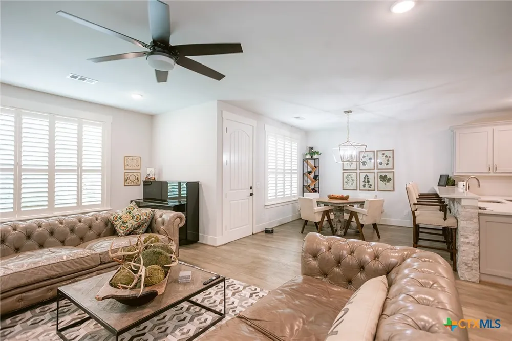 406 W Crestwood Drive #B Victoria, TX 77901
