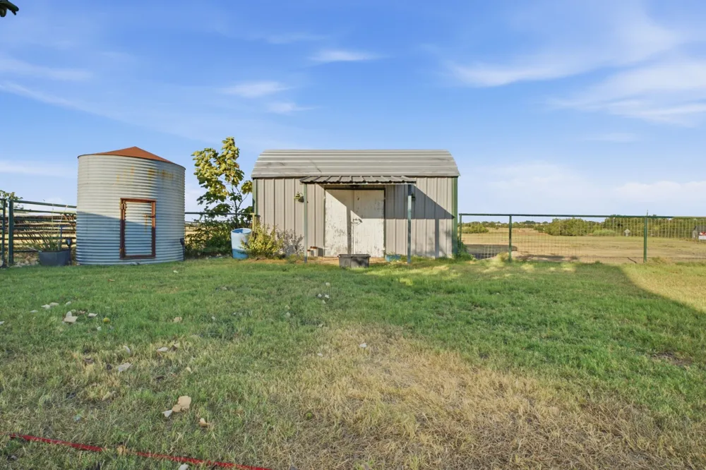 12509 Strittmatter Road Pilot Point, TX 76258