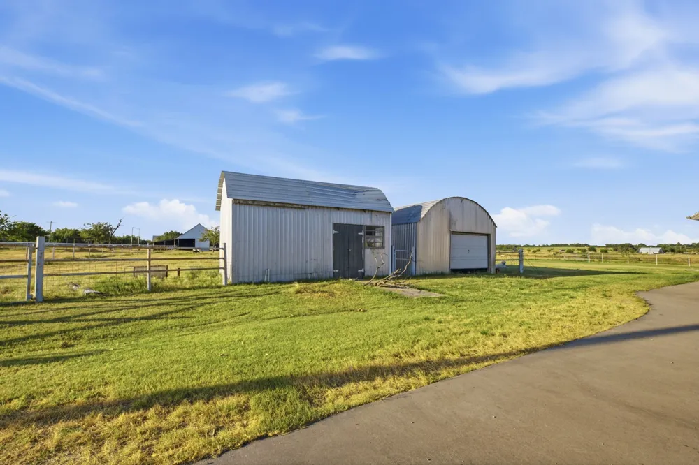12509 Strittmatter Road Pilot Point, TX 76258