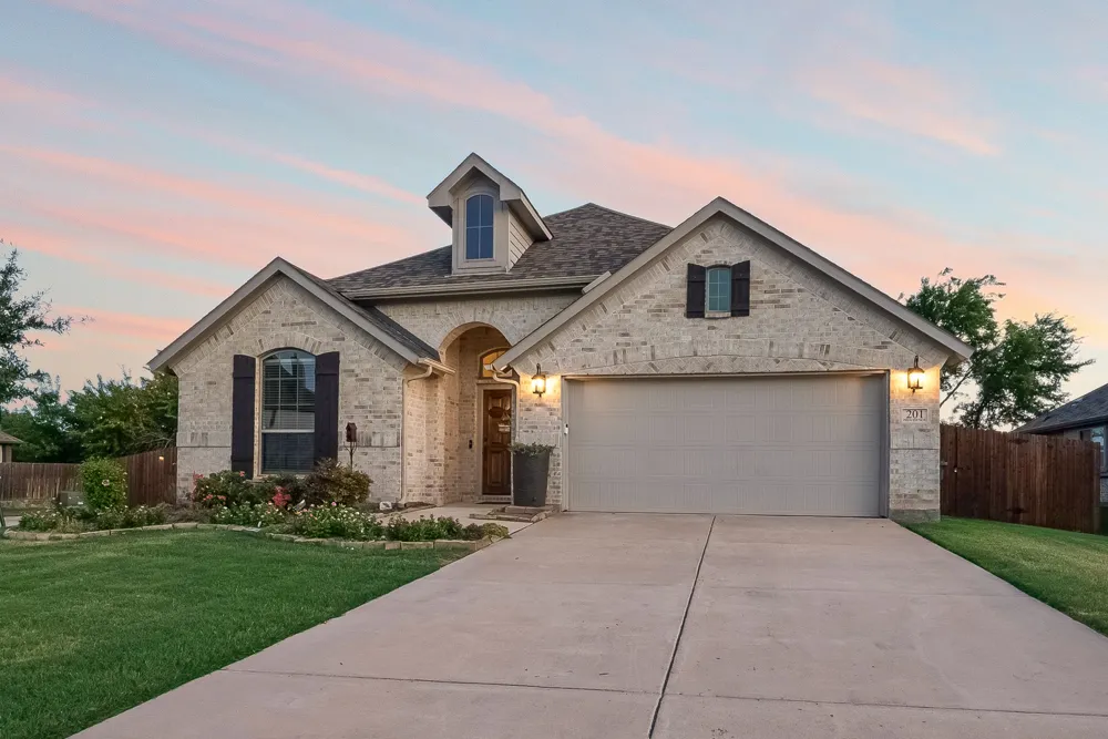 201 Providence Drive Van Alstyne, TX 75495