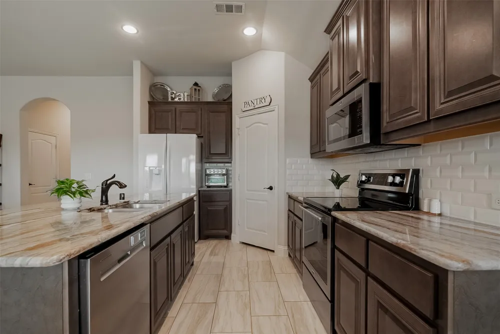 201 Providence Drive Van Alstyne, TX 75495