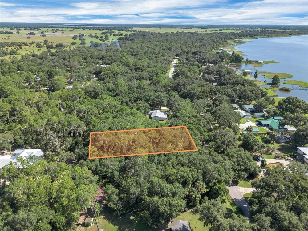 BEACH PARKWAY Lake Wales, FL 33898