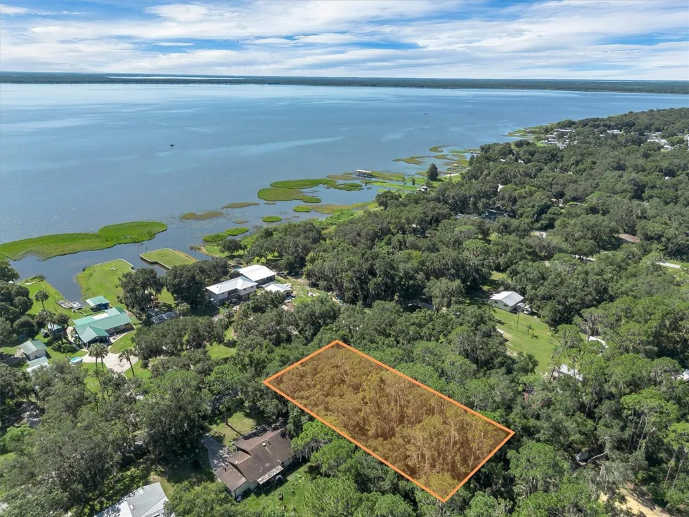 BEACH PARKWAY Lake Wales, FL 33898
