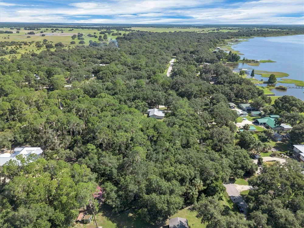 BEACH PARKWAY Lake Wales, FL 33898