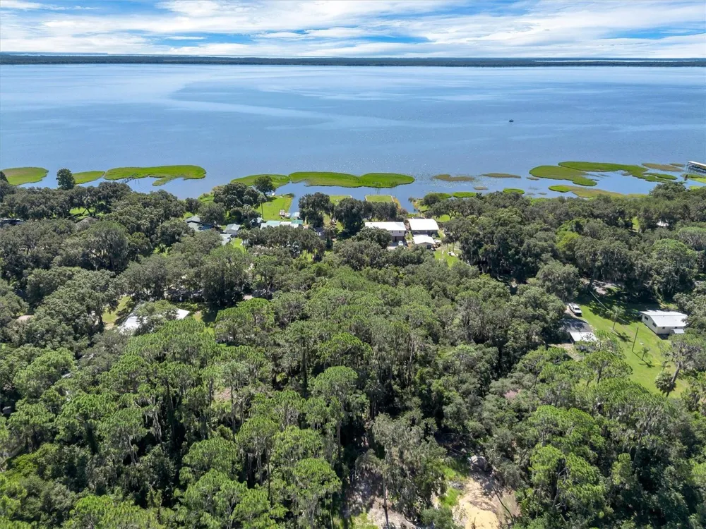BEACH PARKWAY Lake Wales, FL 33898