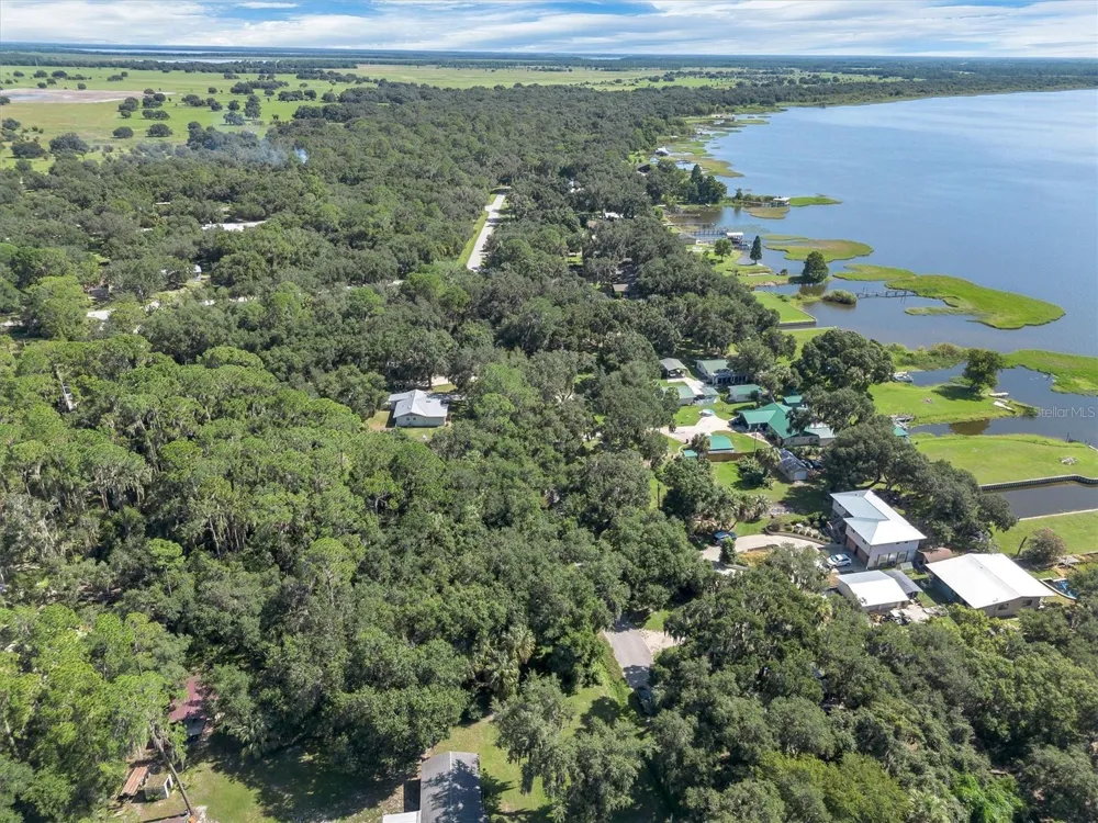 BEACH PARKWAY Lake Wales, FL 33898