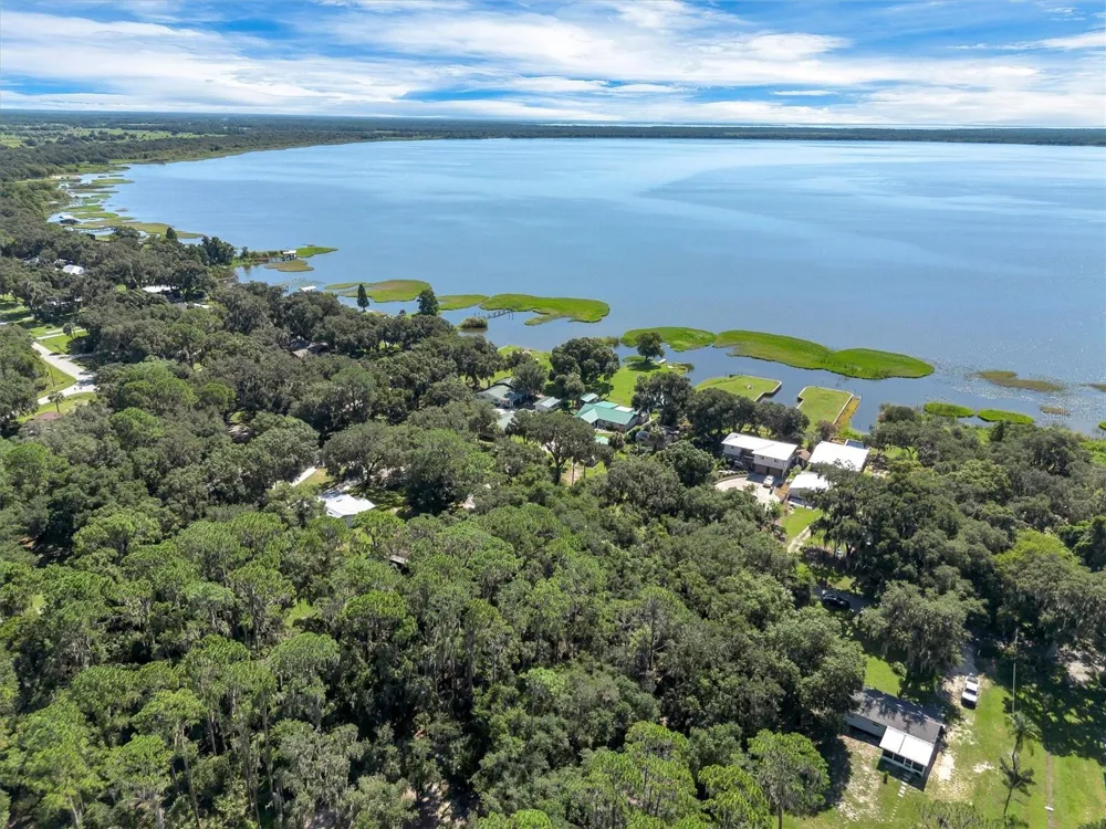 BEACH PARKWAY Lake Wales, FL 33898