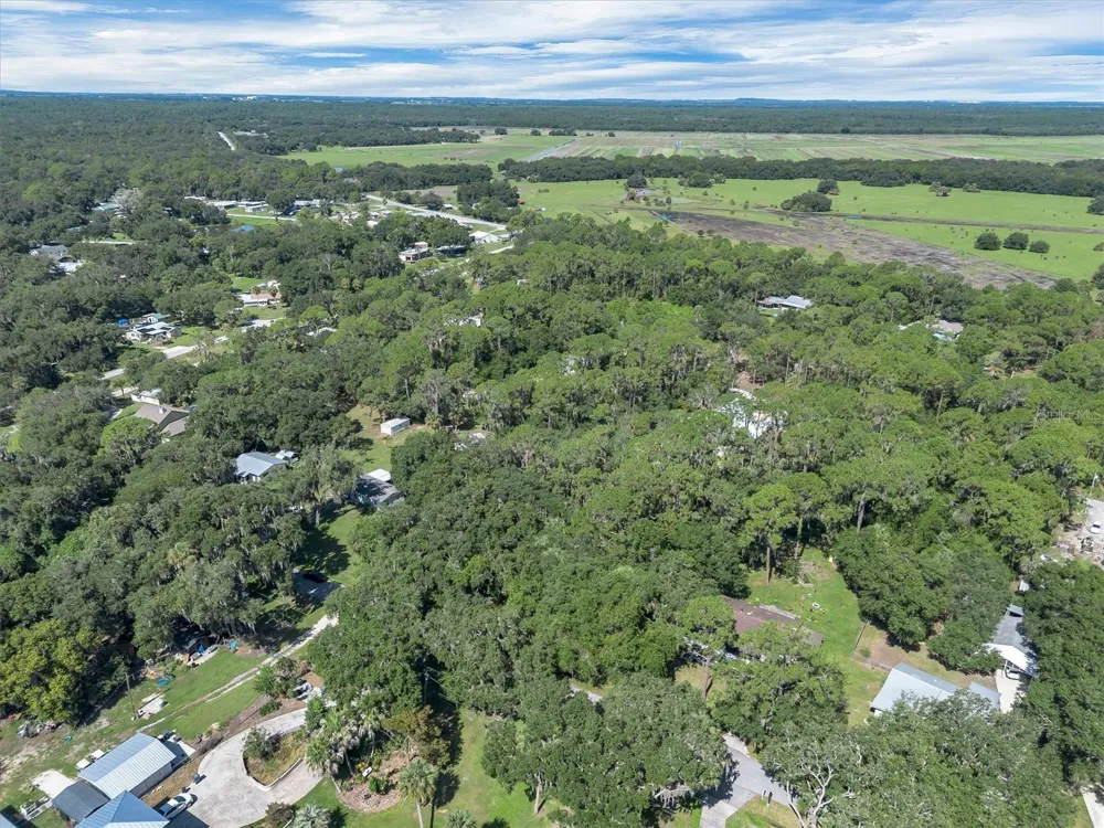 BEACH PARKWAY Lake Wales, FL 33898