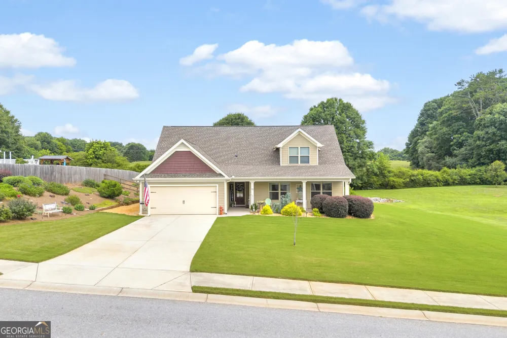 70 Glenn TRL Winder, GA 30680