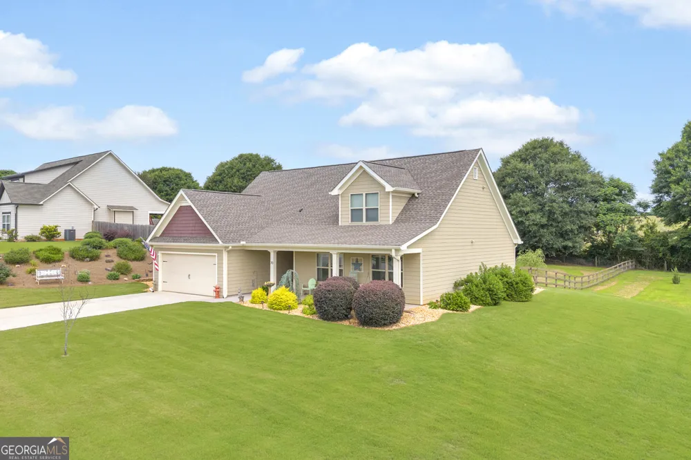 70 Glenn TRL Winder, GA 30680