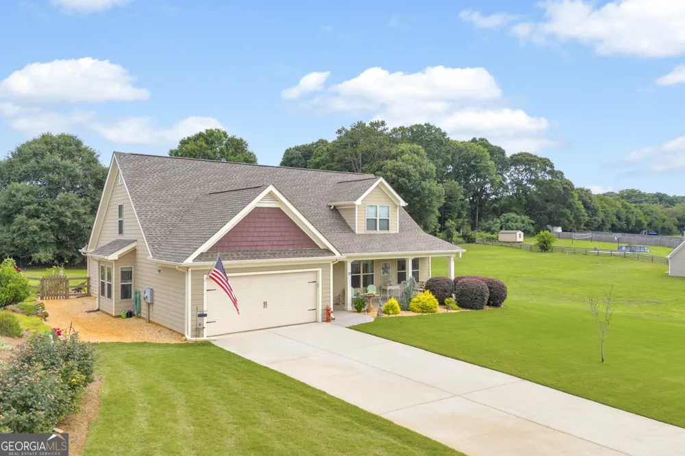 70 Glenn TRL Winder, GA 30680