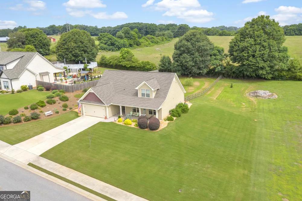 70 Glenn TRL Winder, GA 30680