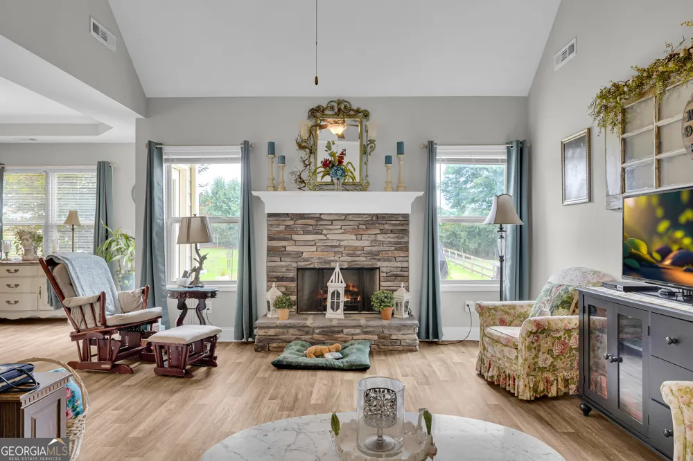 70 Glenn TRL Winder, GA 30680