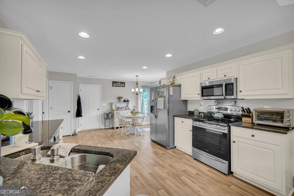 70 Glenn TRL Winder, GA 30680