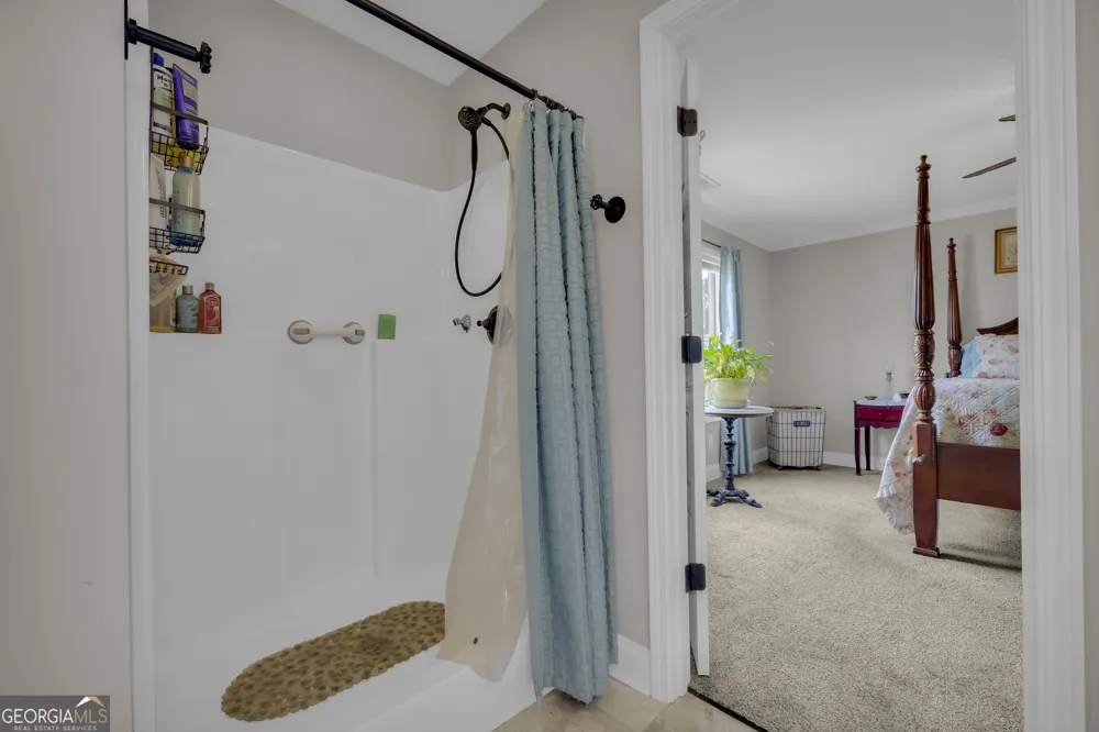 70 Glenn TRL Winder, GA 30680