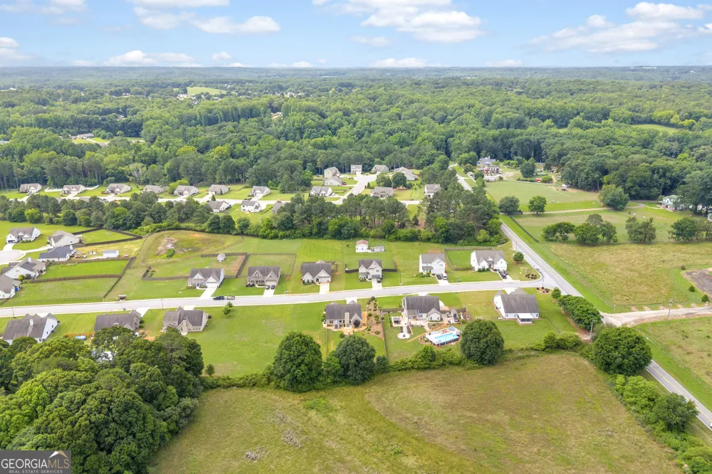 70 Glenn TRL Winder, GA 30680