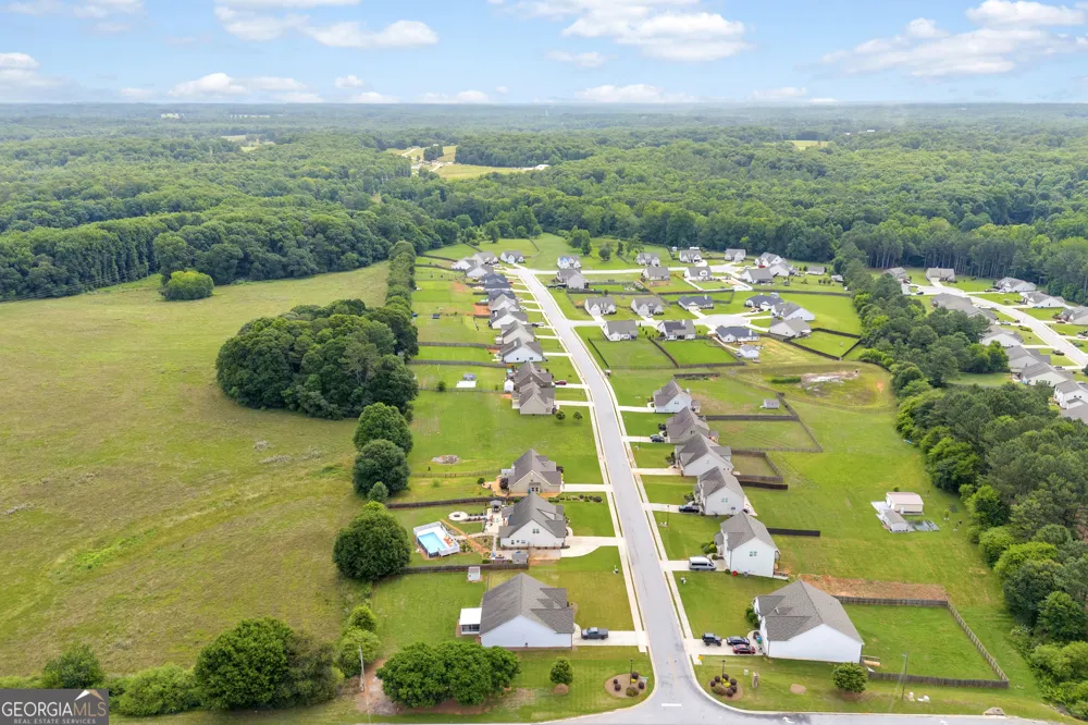 70 Glenn TRL Winder, GA 30680