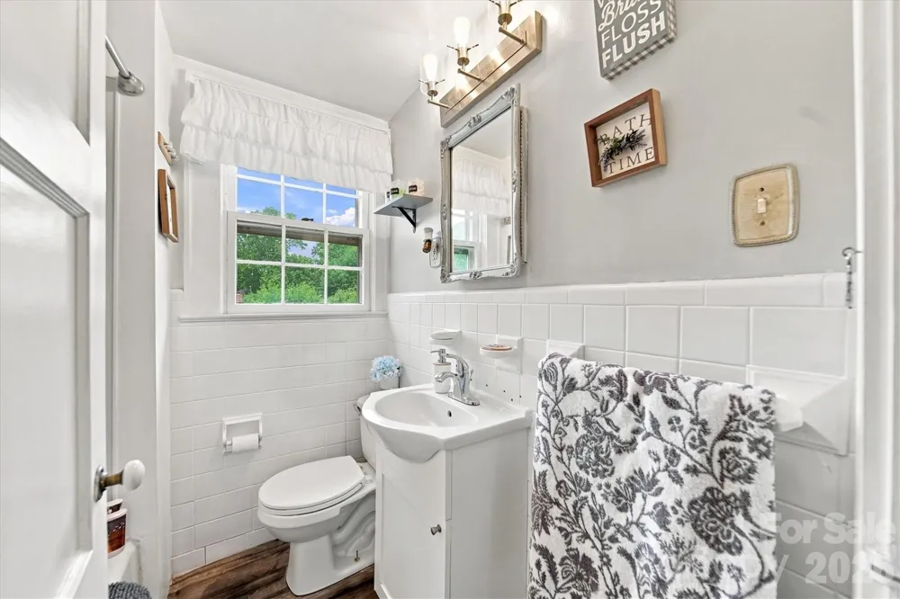 239 Anderson Street Morganton, NC 28655