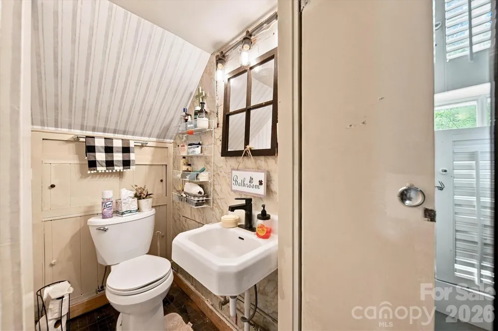 239 Anderson Street Morganton, NC 28655
