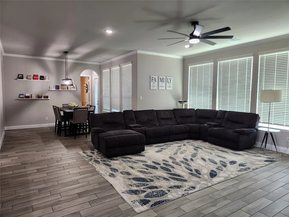 1000 Nogalito Avenue Crowley, TX 76036