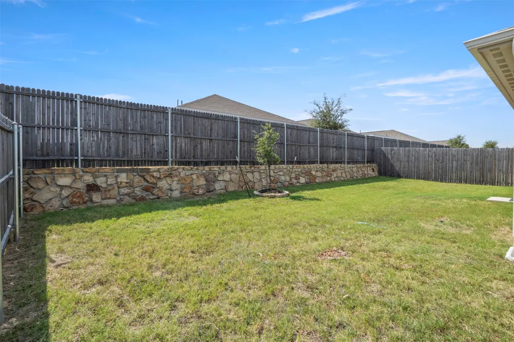 11807 Marcellus Way Justin, TX 76247