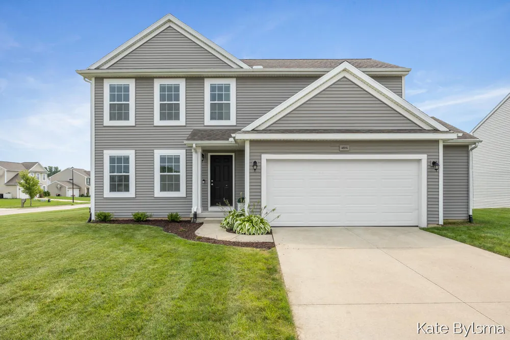 4614 Quaker Hill Court Kentwood, MI 49512