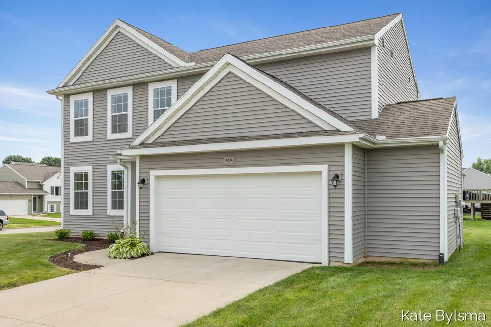 4614 Quaker Hill Court Kentwood, MI 49512